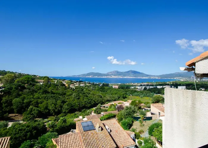 Penzion Duplex 2 Chambres, Piscine, Vue & Valcon - 6 Couchages Porticcio (Corsica)