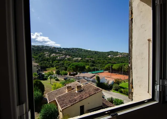 Penzion Duplex 2 Chambres, Piscine, Vue & Valcon - 6 Couchages *