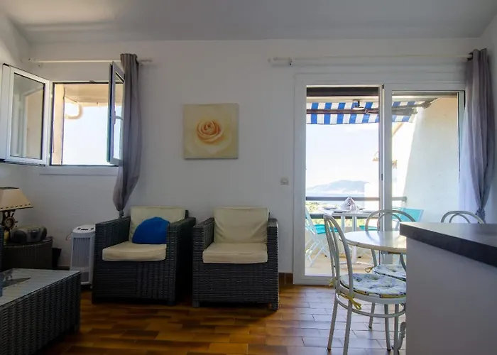 Duplex 2 Chambres, Piscine, Vue & Valcon - 6 Couchages * Porticcio (Corsica)